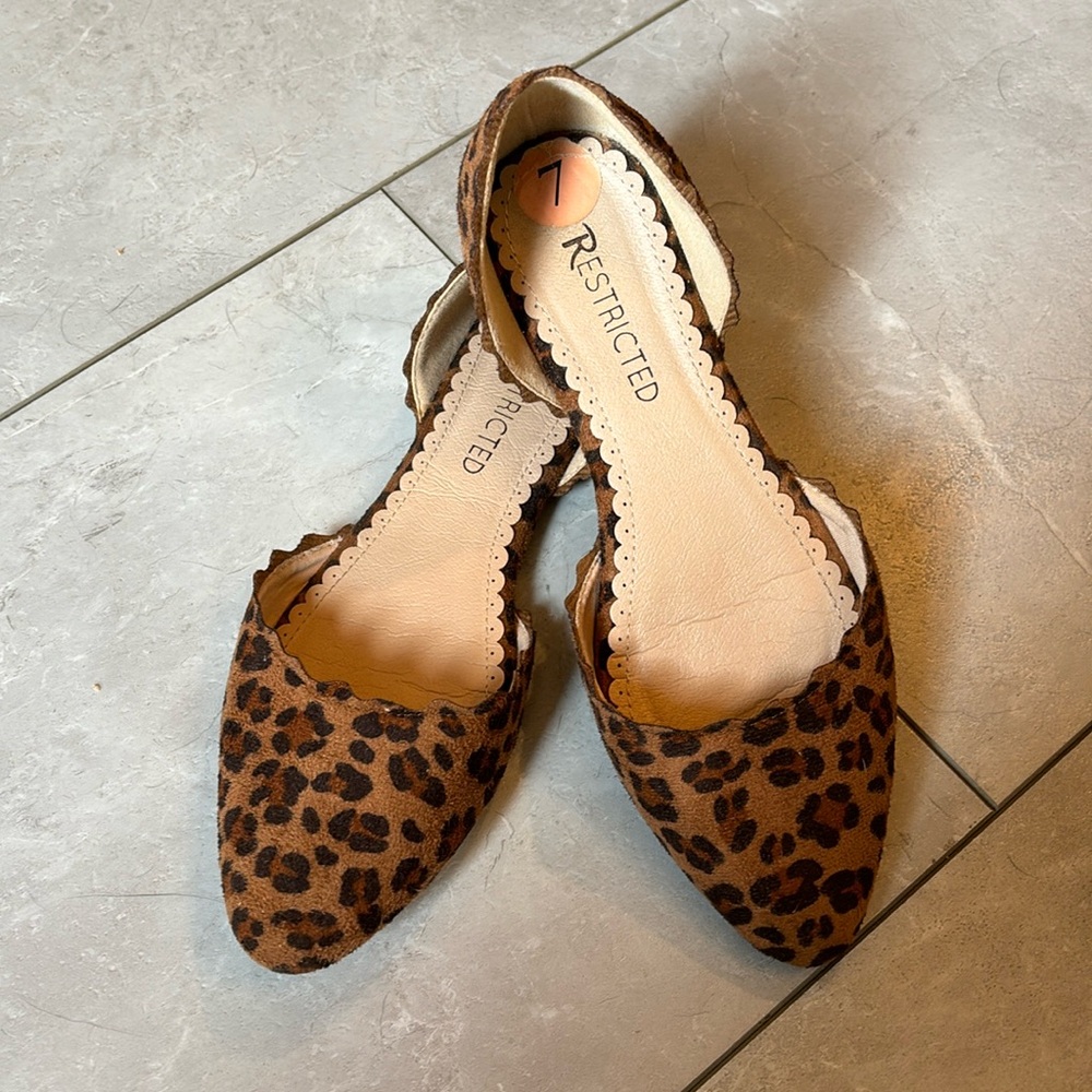 Restricted Leopard Print Open-Sided Flats, Women’s Size 7